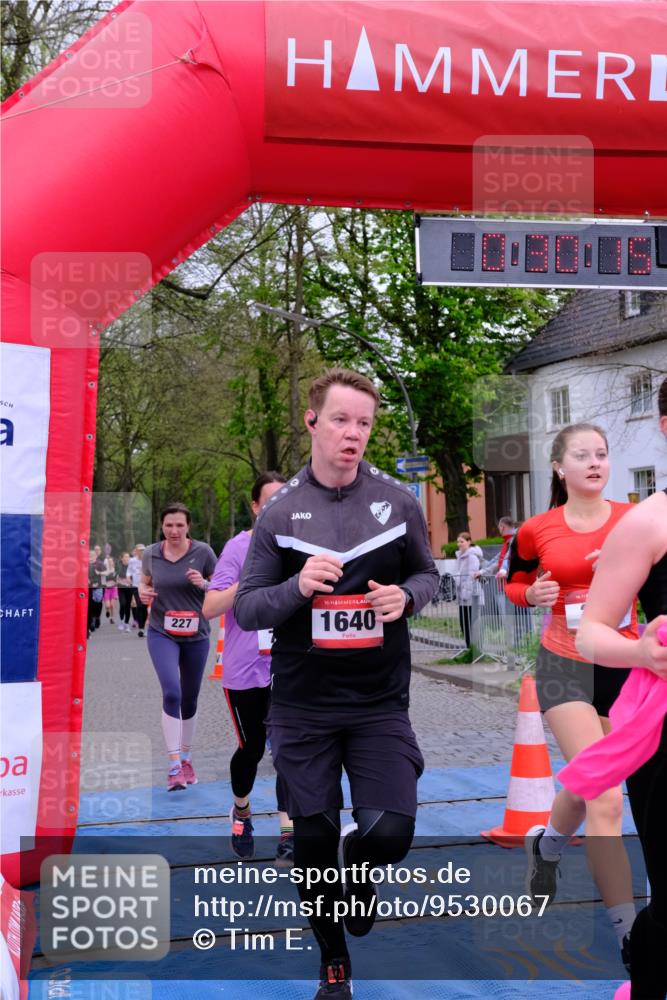 19.04.2026 - Hammer Lauf Tim E. http://msf.ph/oto/9530067 19.04.2026 10:15:23 Ziel 227, 279, 733, 948, 1053, 1640, 1828 meine-sportfotos.de
