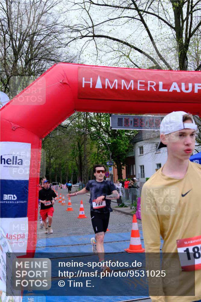 19.04.2026 - Hammer Lauf Tim E. http://msf.ph/oto/9531025 19.04.2026 10:22:07 Ziel 249, 312, 526, 797, 1144, 1335, 1735, 1895 meine-sportfotos.de