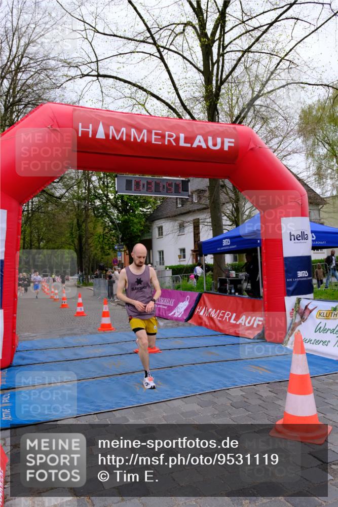 19.04.2026 - Hammer Lauf Tim E. http://msf.ph/oto/9531119 19.04.2026 10:23:04 Ziel 301, 340, 401, 1912 meine-sportfotos.de