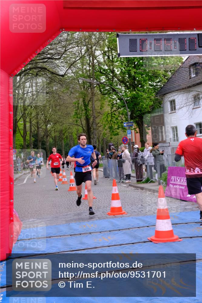 19.04.2026 - Hammer Lauf Tim E. http://msf.ph/oto/9531701 19.04.2026 10:29:24 Ziel 166, 256, 1002, 1028, 1762, 1776, 1866 meine-sportfotos.de