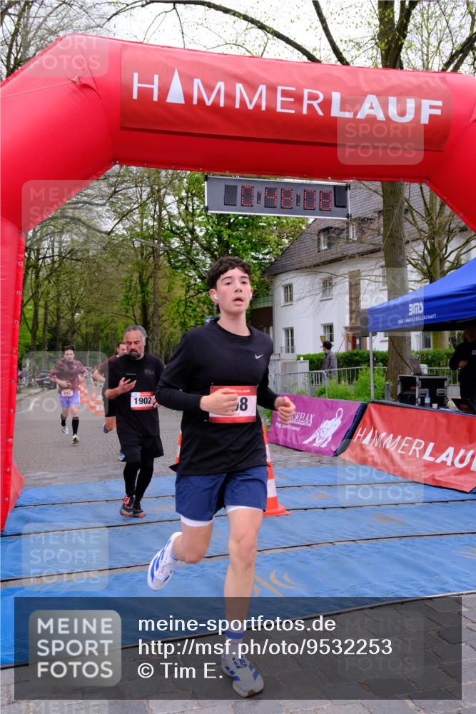 19.04.2026 - Hammer Lauf Tim E. http://msf.ph/oto/9532253 19.04.2026 10:33:16 Ziel 308, 543, 1021, 1794, 1898, 1902 meine-sportfotos.de