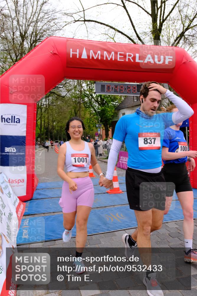 19.04.2026 - Hammer Lauf Tim E. http://msf.ph/oto/9532433 19.04.2026 10:34:36 Ziel 102, 837, 1000, 1001 meine-sportfotos.de