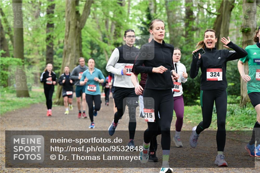 19.04.2026 - Hammer Lauf Dr. Thomas Lammeyer http://msf.ph/oto/9532848 19.04.2026 10:12:22 Laufen 542, 192, 215, 386, 324 meine-sportfotos.de