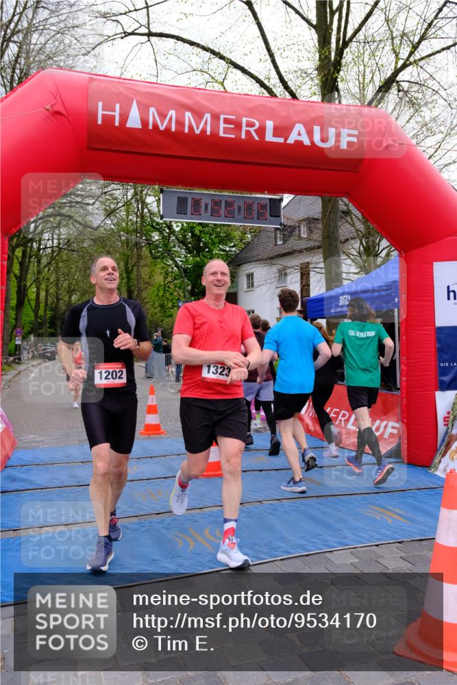 19.04.2026 - Hammer Lauf Tim E. http://msf.ph/oto/9534170 19.04.2026 10:37:13 Ziel 227, 241, 324, 325, 1202, 1215, 1216, 1323, 1772 meine-sportfotos.de