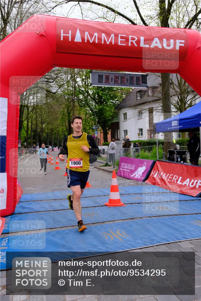 19.04.2026 - Hammer Lauf Tim E. http://msf.ph/oto/9534295 19.04.2026 10:38:19 Ziel 216, 305, 963, 1900, 1901, 1926 meine-sportfotos.de