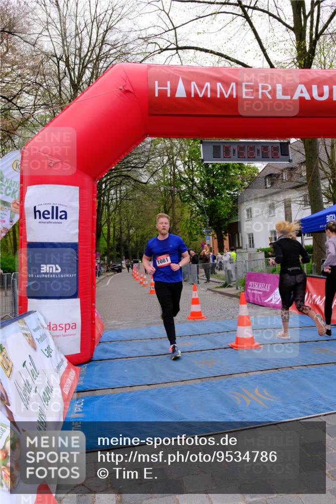 19.04.2026 - Hammer Lauf Tim E. http://msf.ph/oto/9534786 19.04.2026 10:41:53 Ziel 909, 910 meine-sportfotos.de
