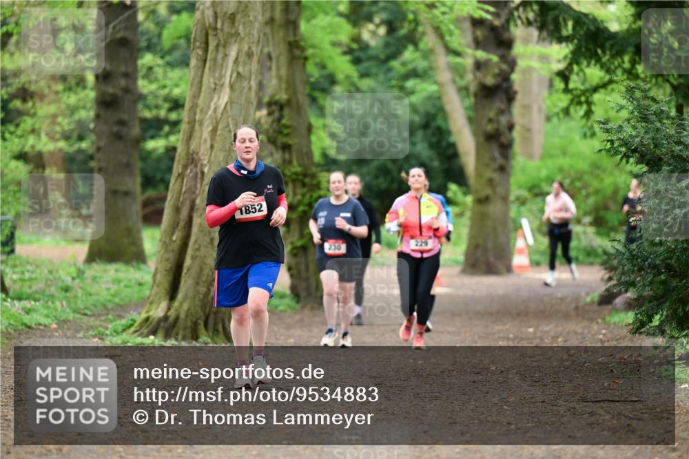 19.04.2026 - Hammer Lauf Dr. Thomas Lammeyer http://msf.ph/oto/9534883 19.04.2026 10:17:33 Laufen 1852, 230, 229 meine-sportfotos.de