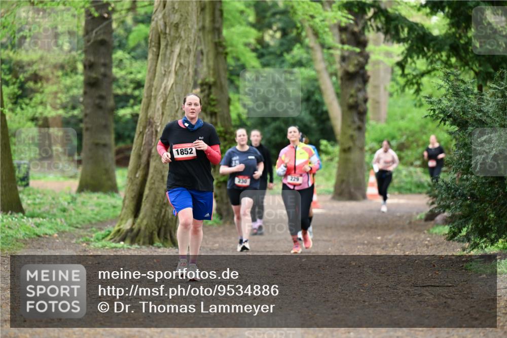 19.04.2026 - Hammer Lauf Dr. Thomas Lammeyer http://msf.ph/oto/9534886 19.04.2026 10:17:33 Laufen 1852, 230, 229 meine-sportfotos.de
