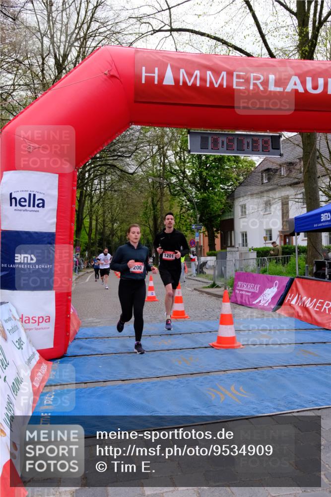 19.04.2026 - Hammer Lauf Tim E. http://msf.ph/oto/9534909 19.04.2026 10:42:47 Ziel 200, 551, 1201, 1266 meine-sportfotos.de