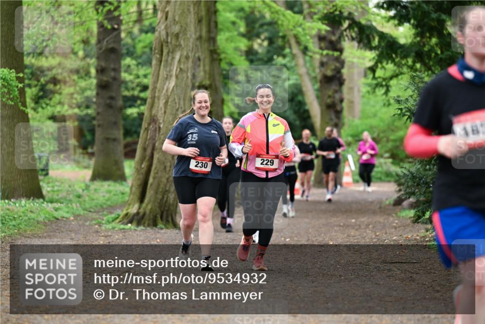19.04.2026 - Hammer Lauf Dr. Thomas Lammeyer http://msf.ph/oto/9534932 19.04.2026 10:17:39 Laufen 230, 229 meine-sportfotos.de