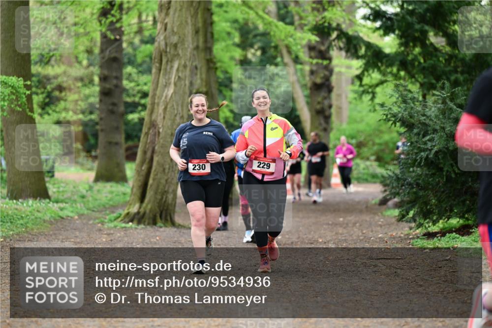 19.04.2026 - Hammer Lauf Dr. Thomas Lammeyer http://msf.ph/oto/9534936 19.04.2026 10:17:39 Laufen 230, 229 meine-sportfotos.de