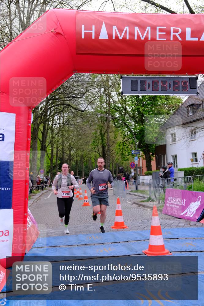 19.04.2026 - Hammer Lauf Tim E. http://msf.ph/oto/9535893 19.04.2026 10:49:37 Ziel 301, 441, 1293, 1294 meine-sportfotos.de