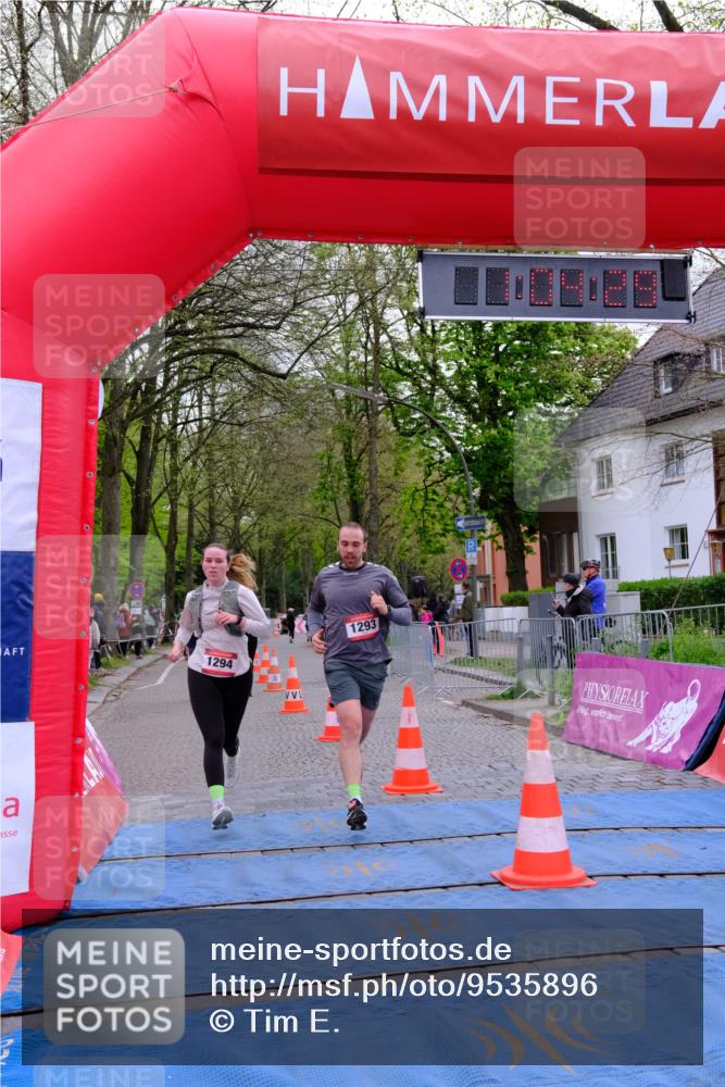 19.04.2026 - Hammer Lauf Tim E. http://msf.ph/oto/9535896 19.04.2026 10:49:37 Ziel 301, 441, 1293, 1294 meine-sportfotos.de