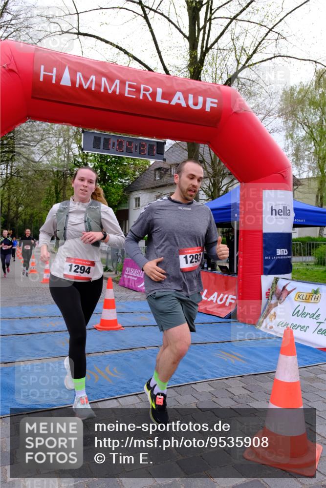 19.04.2026 - Hammer Lauf Tim E. http://msf.ph/oto/9535908 19.04.2026 10:49:39 Ziel 248, 301, 441, 1293, 1294 meine-sportfotos.de
