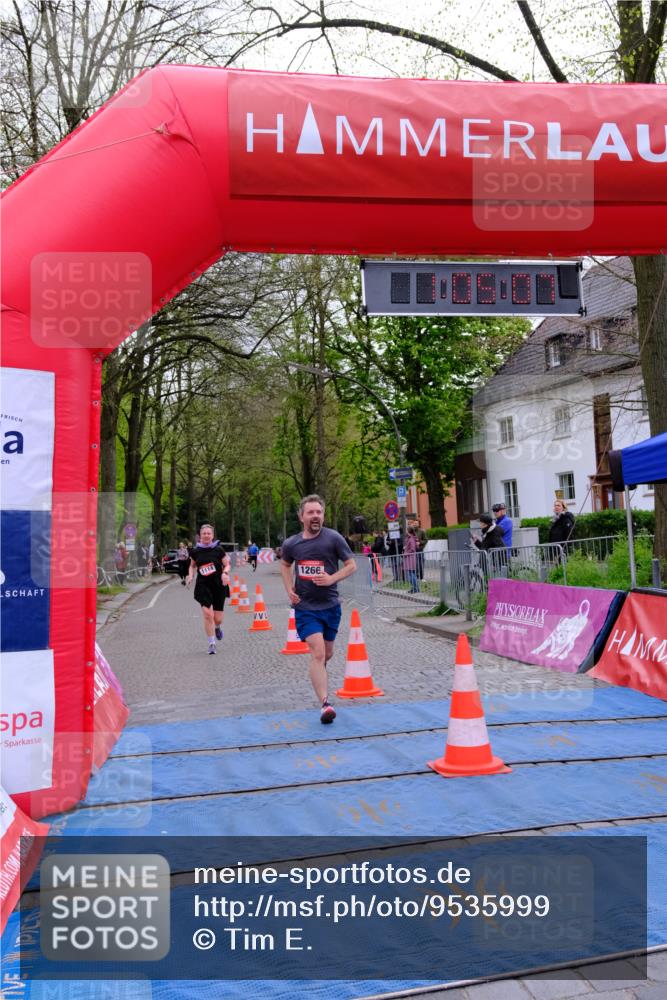 19.04.2026 - Hammer Lauf Tim E. http://msf.ph/oto/9535999 19.04.2026 10:50:15 Ziel 401, 1114, 1262, 1266 meine-sportfotos.de