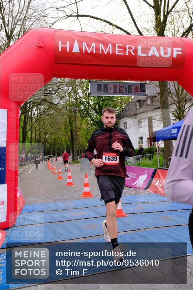 19.04.2026 - Hammer Lauf Tim E. http://msf.ph/oto/9536040 19.04.2026 10:50:26 Ziel 909, 910, 1639 meine-sportfotos.de
