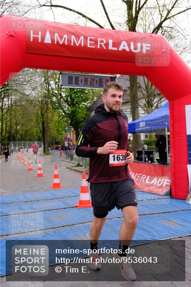 19.04.2026 - Hammer Lauf Tim E. http://msf.ph/oto/9536043 19.04.2026 10:50:26 Ziel 909, 910, 1639 meine-sportfotos.de