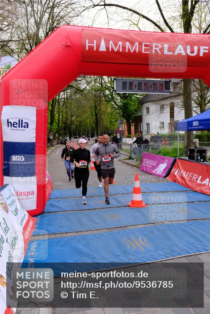 19.04.2026 - Hammer Lauf Tim E. http://msf.ph/oto/9536785 19.04.2026 10:57:36 Ziel 691, 692, 1335, 1633 meine-sportfotos.de