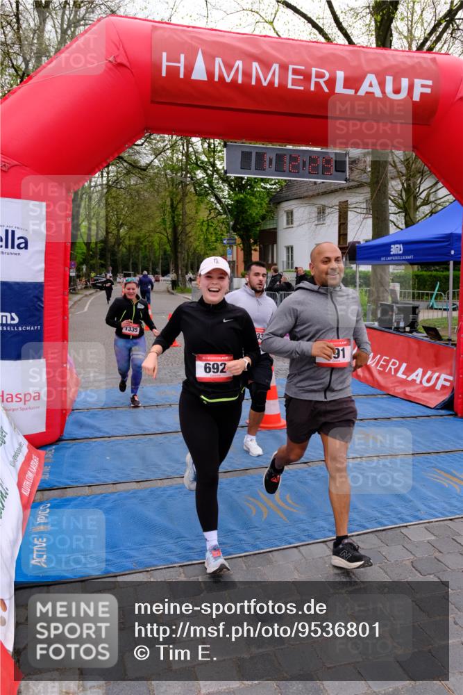 19.04.2026 - Hammer Lauf Tim E. http://msf.ph/oto/9536801 19.04.2026 10:57:37 Ziel 691, 692, 1335, 1633 meine-sportfotos.de