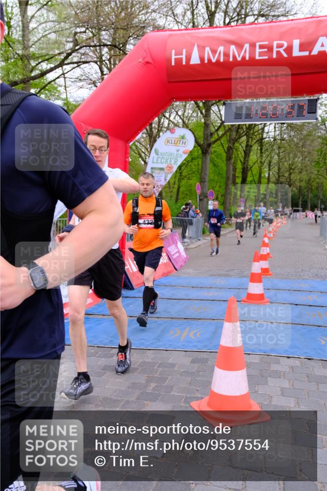 19.04.2026 - Hammer Lauf Tim E. http://msf.ph/oto/9537554 19.04.2026 11:06:06 Ziel 297, 432, 562, 939, 1147, 1148 meine-sportfotos.de