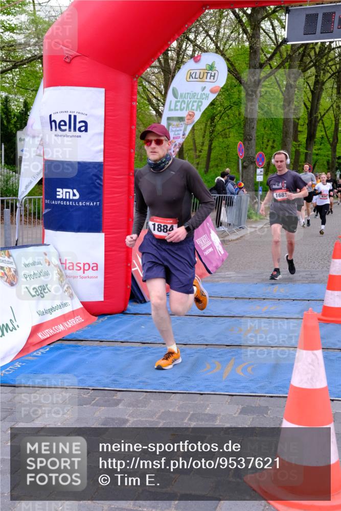 19.04.2026 - Hammer Lauf Tim E. http://msf.ph/oto/9537621 19.04.2026 11:06:21 Ziel 5, 151, 354, 511, 634, 929, 1681, 1884 meine-sportfotos.de
