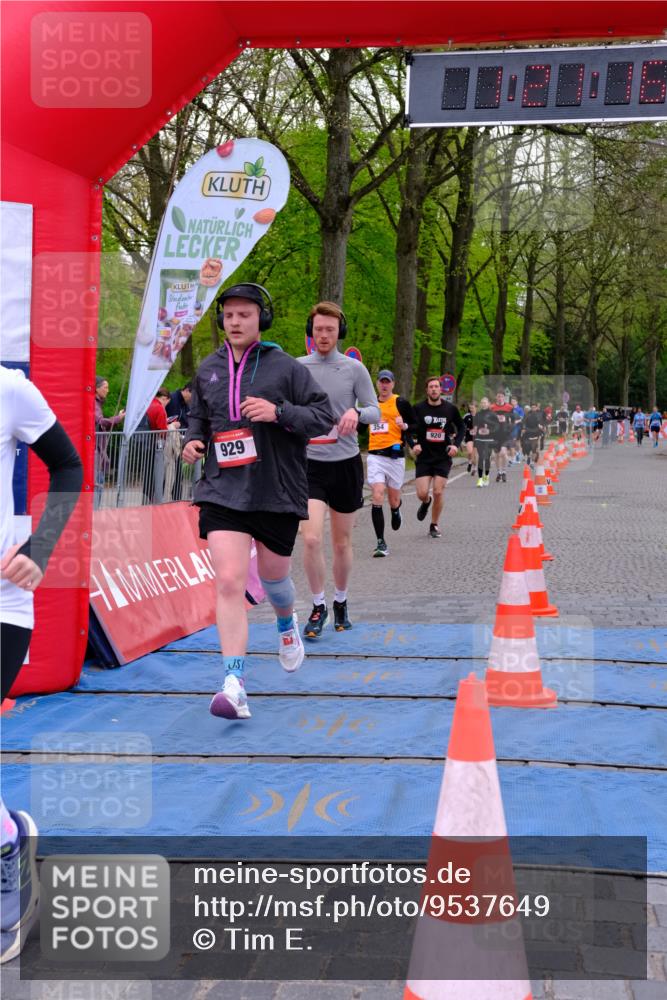 19.04.2026 - Hammer Lauf Tim E. http://msf.ph/oto/9537649 19.04.2026 11:06:25 Ziel 354, 467, 511, 634, 920, 929, 1681 meine-sportfotos.de