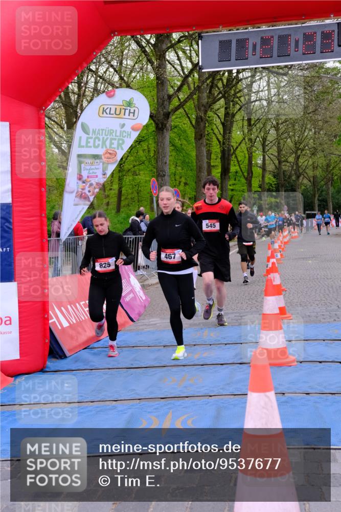 19.04.2026 - Hammer Lauf Tim E. http://msf.ph/oto/9537677 19.04.2026 11:06:31 Ziel 4, 117, 154, 354, 467, 545, 604, 609, 796, 825, 912, 920 meine-sportfotos.de