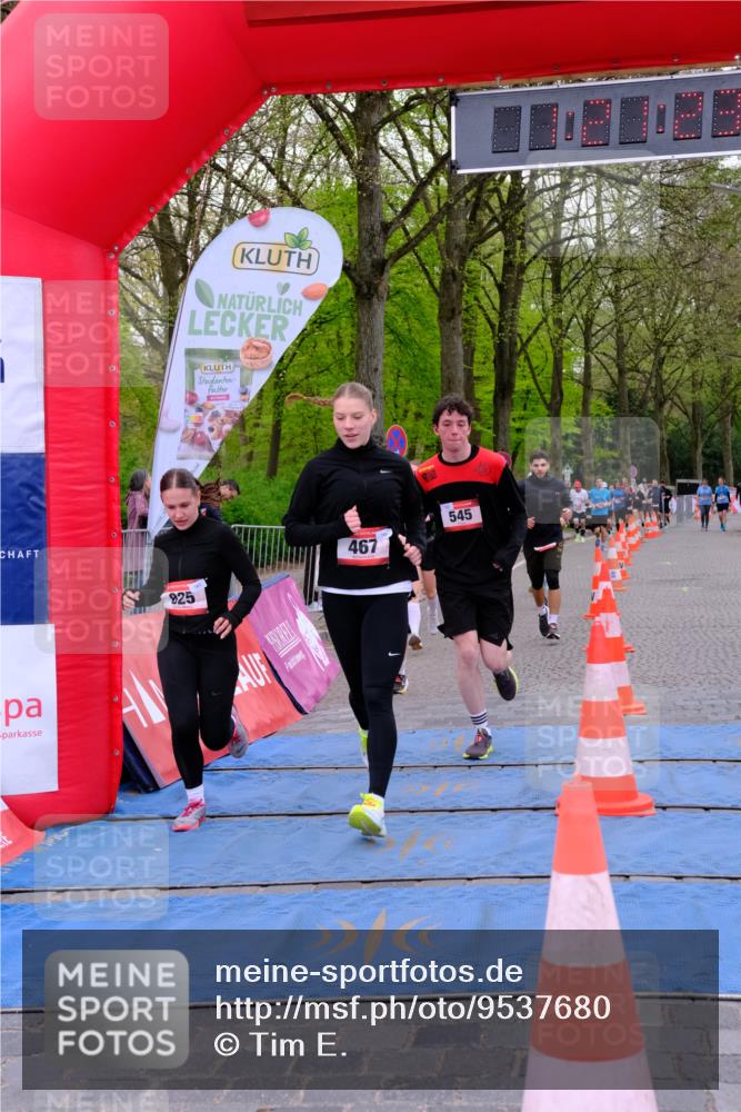 19.04.2026 - Hammer Lauf Tim E. http://msf.ph/oto/9537680 19.04.2026 11:06:32 Ziel 4, 117, 154, 467, 545, 604, 609, 796, 825, 912, 920 meine-sportfotos.de