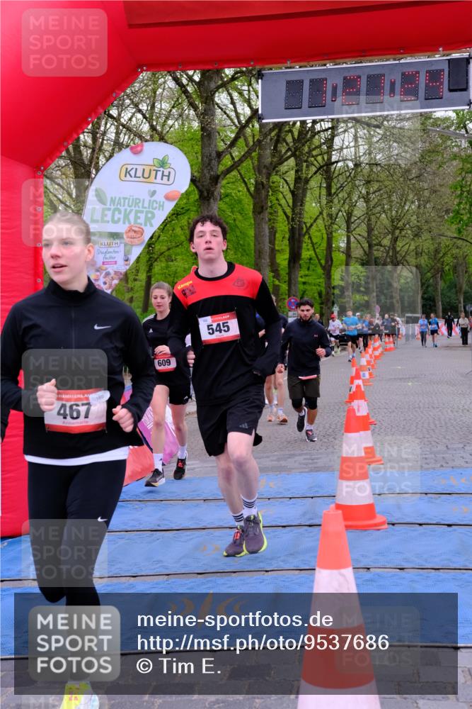 19.04.2026 - Hammer Lauf Tim E. http://msf.ph/oto/9537686 19.04.2026 11:06:33 Ziel 4, 117, 154, 467, 545, 604, 609, 796, 825, 912 meine-sportfotos.de