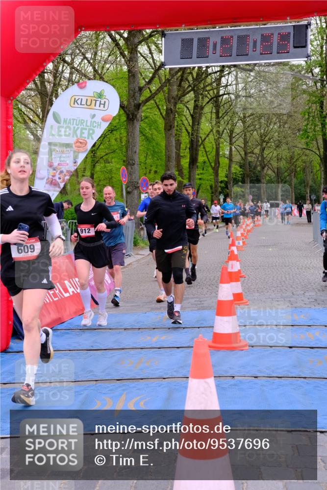 19.04.2026 - Hammer Lauf Tim E. http://msf.ph/oto/9537696 19.04.2026 11:06:34 Ziel 4, 117, 154, 467, 545, 604, 609, 796, 825, 912 meine-sportfotos.de