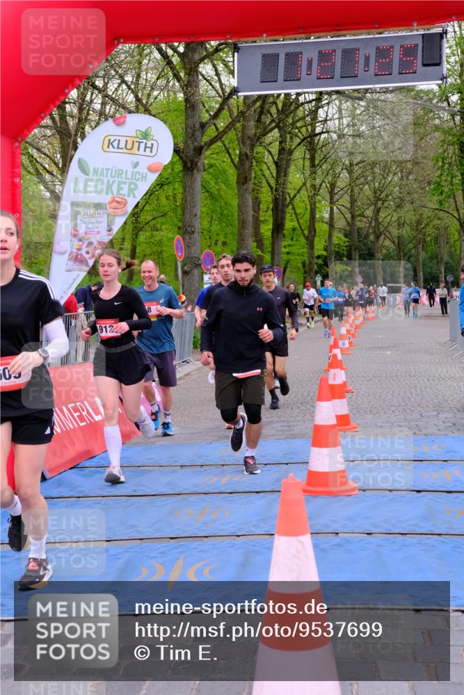 19.04.2026 - Hammer Lauf Tim E. http://msf.ph/oto/9537699 19.04.2026 11:06:34 Ziel 4, 117, 154, 467, 545, 604, 609, 796, 825, 912 meine-sportfotos.de