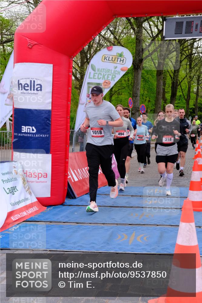 19.04.2026 - Hammer Lauf Tim E. http://msf.ph/oto/9537850 19.04.2026 11:07:22 Ziel 11, 174, 193, 211, 318, 412, 437, 494, 549, 656, 697, 1018, 1208, 1231, 1876 meine-sportfotos.de