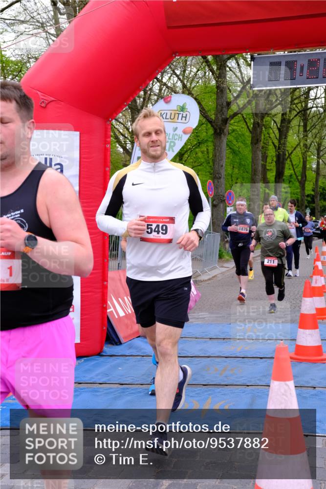 19.04.2026 - Hammer Lauf Tim E. http://msf.ph/oto/9537882 19.04.2026 11:07:27 Ziel 11, 174, 193, 211, 263, 326, 437, 549, 636, 637, 656, 697, 986, 1208, 1231, 1876, 1919 meine-sportfotos.de