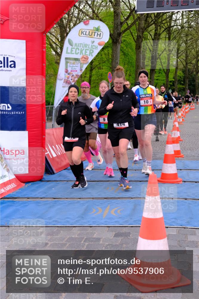 19.04.2026 - Hammer Lauf Tim E. http://msf.ph/oto/9537906 19.04.2026 11:07:49 Ziel 9, 10, 181, 406, 407, 414, 415, 416, 418, 473, 506, 507, 524, 525, 534, 646, 663, 1607, 1907 meine-sportfotos.de