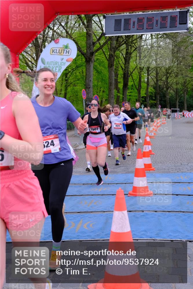 19.04.2026 - Hammer Lauf Tim E. http://msf.ph/oto/9537924 19.04.2026 11:07:55 Ziel 331, 333, 398, 406, 407, 433, 524, 525, 534, 614, 646, 663, 673, 674, 680, 931, 951, 1269, 1607, 1907 meine-sportfotos.de