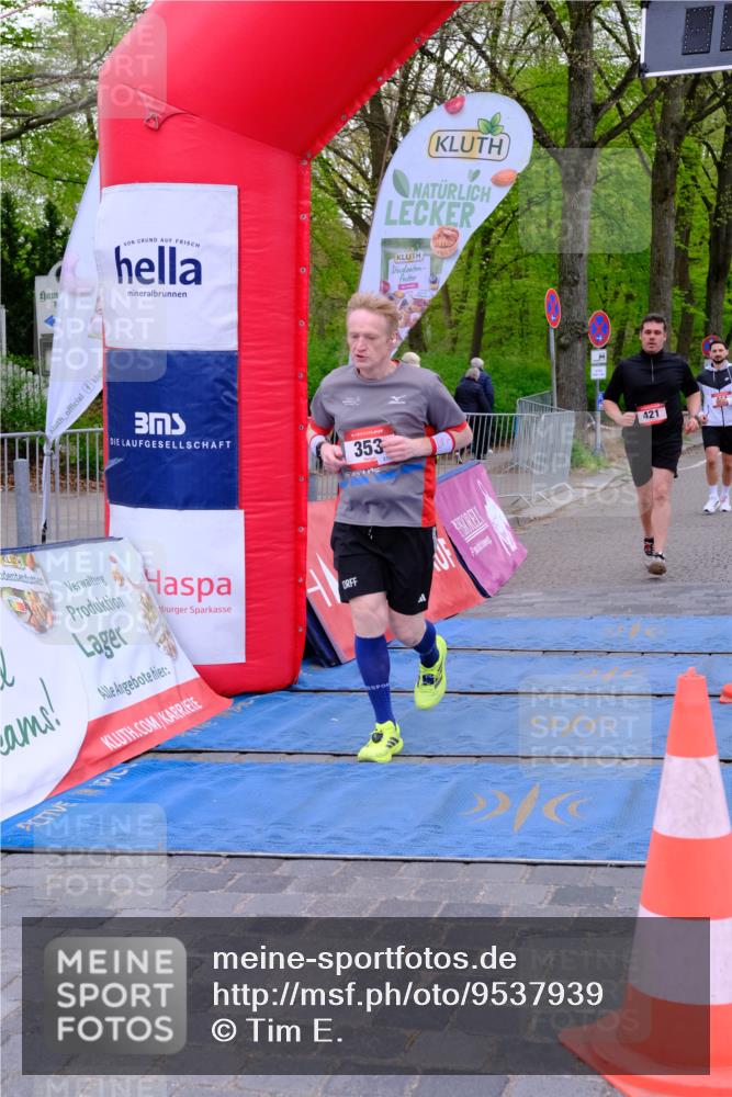 19.04.2026 - Hammer Lauf Tim E. http://msf.ph/oto/9537939 19.04.2026 11:08:04 Ziel 353, 411, 421, 433, 537, 680 meine-sportfotos.de