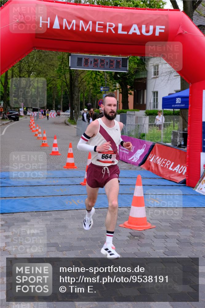 19.04.2026 - Hammer Lauf Tim E. http://msf.ph/oto/9538191 19.04.2026 11:22:46 Ziel 218, 562, 664 meine-sportfotos.de