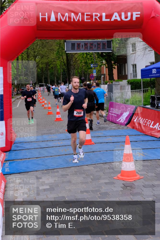 19.04.2026 - Hammer Lauf Tim E. http://msf.ph/oto/9538358 19.04.2026 11:25:46 Ziel 17, 22, 117, 154, 157, 269, 354, 511, 624 meine-sportfotos.de