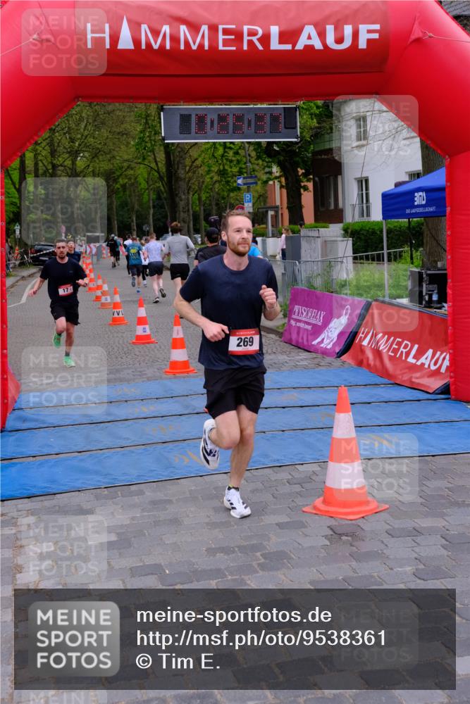 19.04.2026 - Hammer Lauf Tim E. http://msf.ph/oto/9538361 19.04.2026 11:25:46 Ziel 17, 22, 117, 154, 157, 269, 354, 511, 624 meine-sportfotos.de