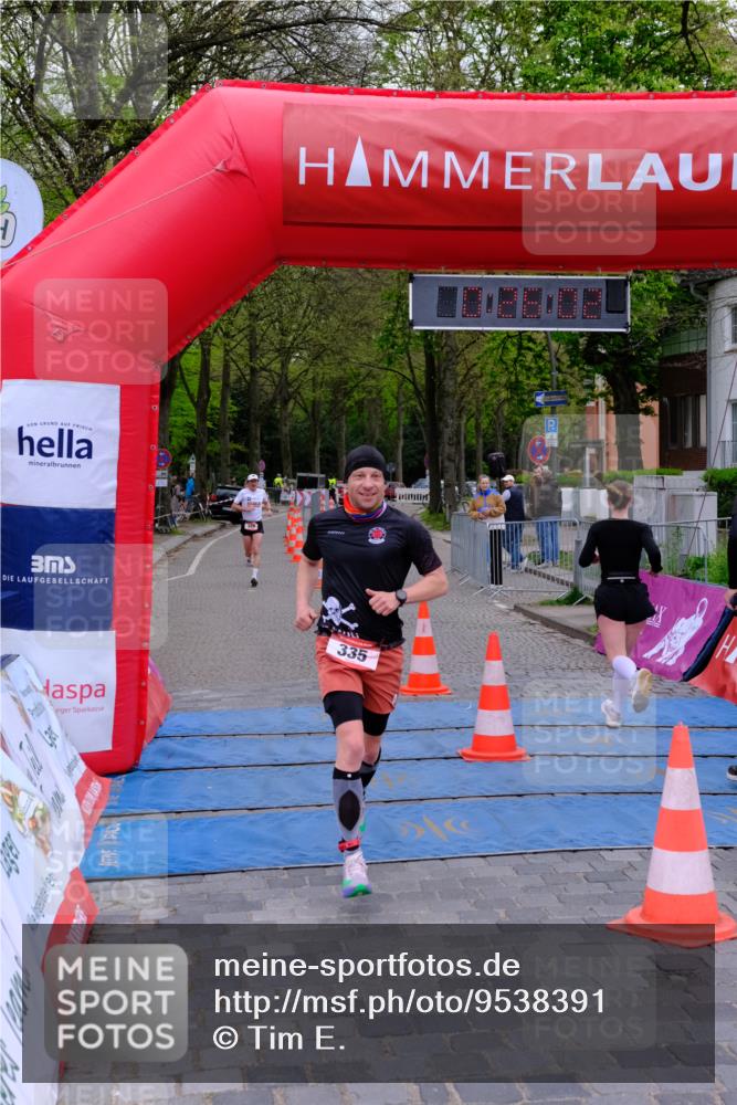 19.04.2026 - Hammer Lauf Tim E. http://msf.ph/oto/9538391 19.04.2026 11:26:11 Ziel 335, 349, 609, 912, 920, 1747, 1927 meine-sportfotos.de