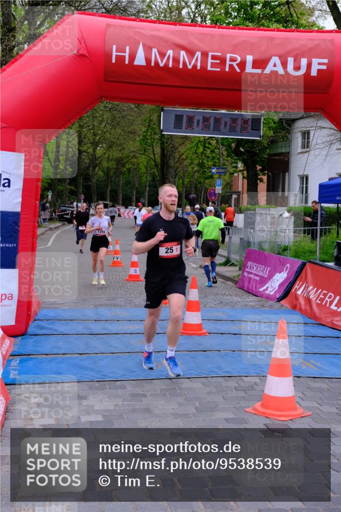 19.04.2026 - Hammer Lauf Tim E. http://msf.ph/oto/9538539 19.04.2026 11:27:58 Ziel 25, 554, 1255, 1292 meine-sportfotos.de
