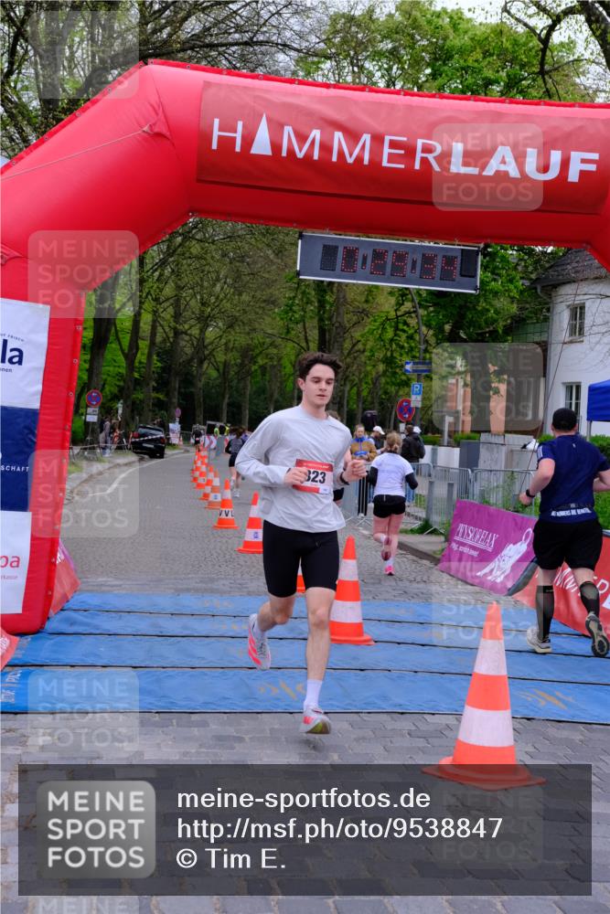19.04.2026 - Hammer Lauf Tim E. http://msf.ph/oto/9538847 19.04.2026 11:29:43 Ziel 9, 10, 150, 823 meine-sportfotos.de