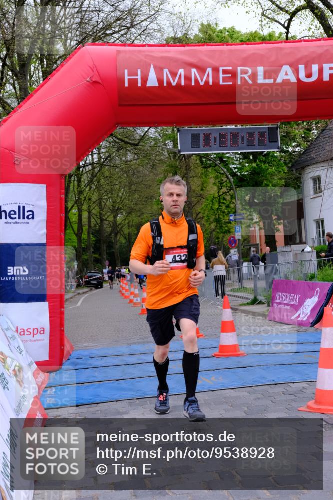 19.04.2026 - Hammer Lauf Tim E. http://msf.ph/oto/9538928 19.04.2026 11:30:52 Ziel 421, 432 meine-sportfotos.de