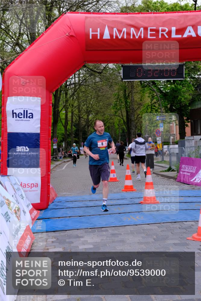19.04.2026 - Hammer Lauf Tim E. http://msf.ph/oto/9539000 19.04.2026 11:32:08 Ziel 411, 931, 1876 meine-sportfotos.de