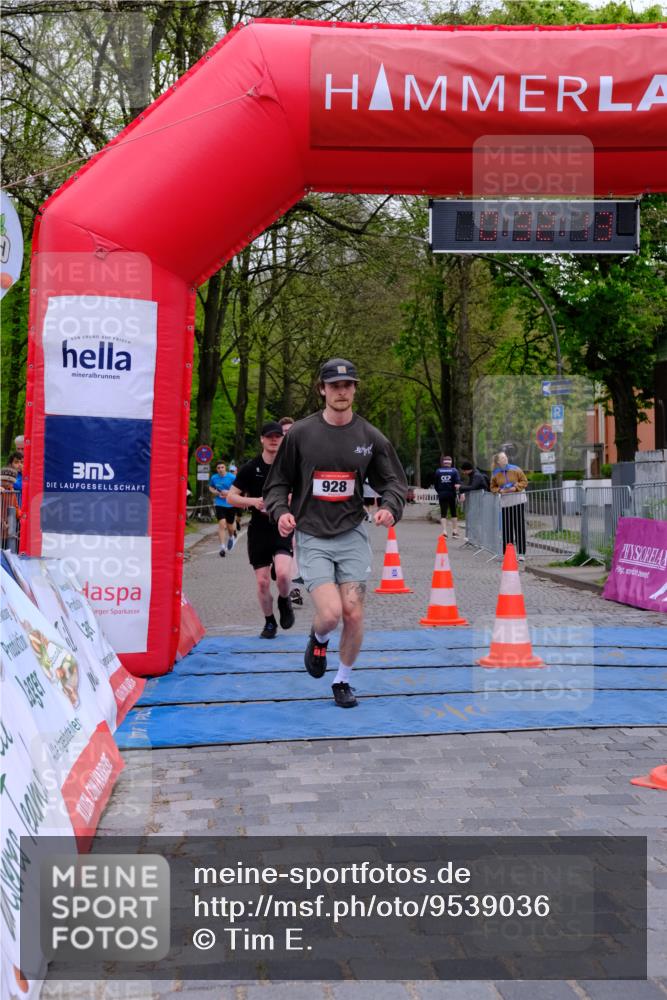 19.04.2026 - Hammer Lauf Tim E. http://msf.ph/oto/9539036 19.04.2026 11:32:21 Ziel 22, 297, 928 meine-sportfotos.de