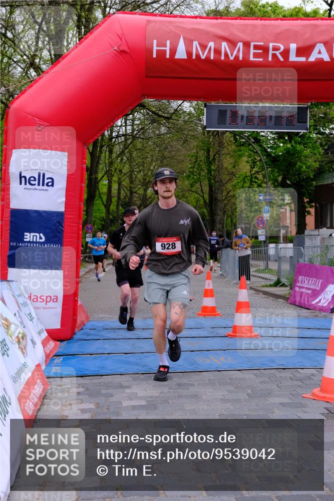 19.04.2026 - Hammer Lauf Tim E. http://msf.ph/oto/9539042 19.04.2026 11:32:22 Ziel 22, 297, 928 meine-sportfotos.de