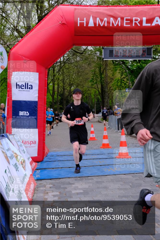 19.04.2026 - Hammer Lauf Tim E. http://msf.ph/oto/9539053 19.04.2026 11:32:23 Ziel 22, 297, 624, 928 meine-sportfotos.de