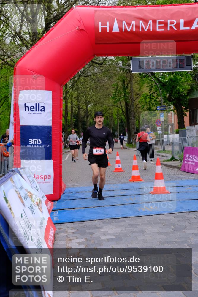 19.04.2026 - Hammer Lauf Tim E. http://msf.ph/oto/9539100 19.04.2026 11:32:32 Ziel 154, 398, 433, 511, 516, 624, 627 meine-sportfotos.de