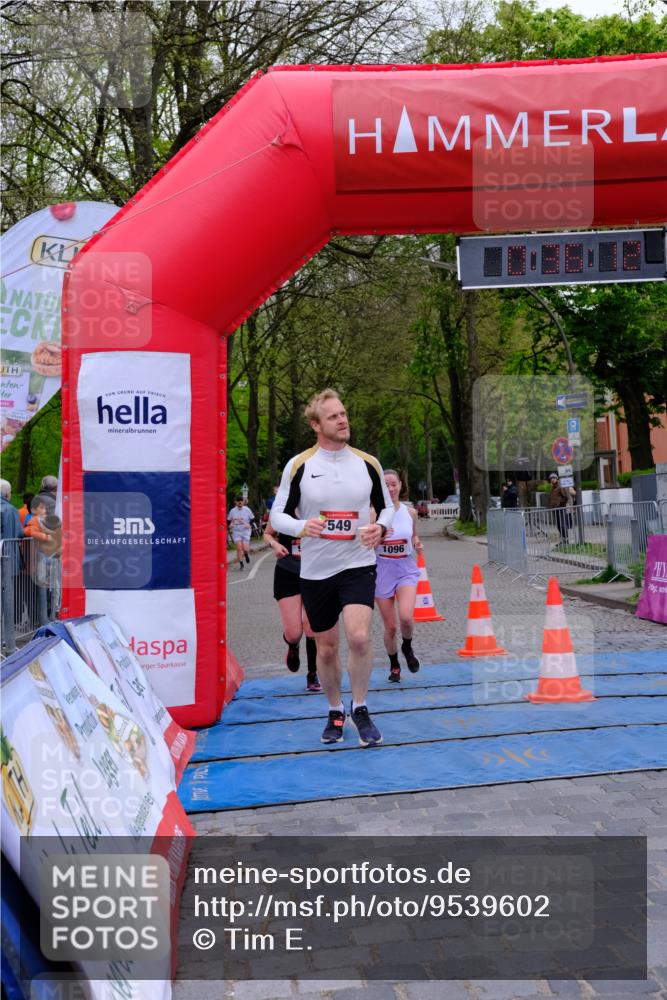 19.04.2026 - Hammer Lauf Tim E. http://msf.ph/oto/9539602 19.04.2026 11:36:20 Ziel 412, 549, 987, 990, 1096 meine-sportfotos.de