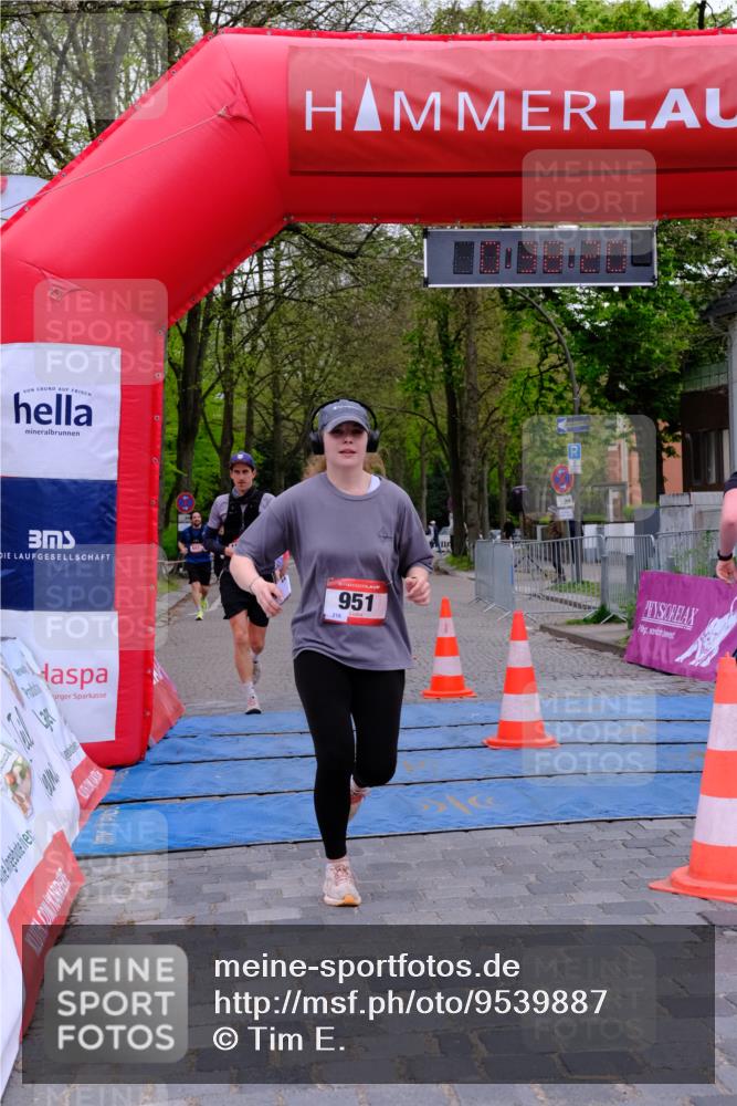 19.04.2026 - Hammer Lauf Tim E. http://msf.ph/oto/9539887 19.04.2026 11:38:28 Ziel 420, 951, 1928 meine-sportfotos.de